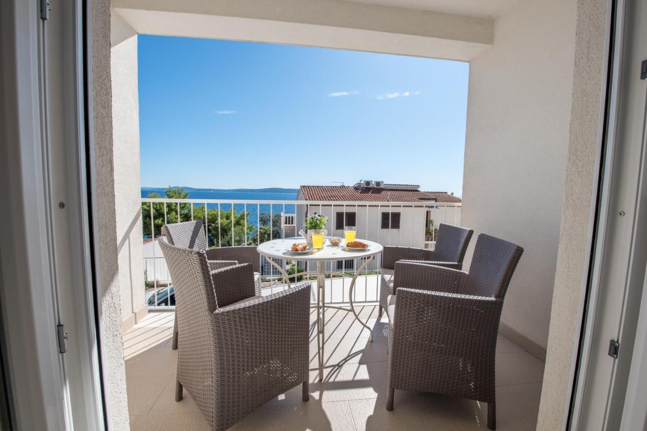 Apartments Amneris Trogir Exterior photo