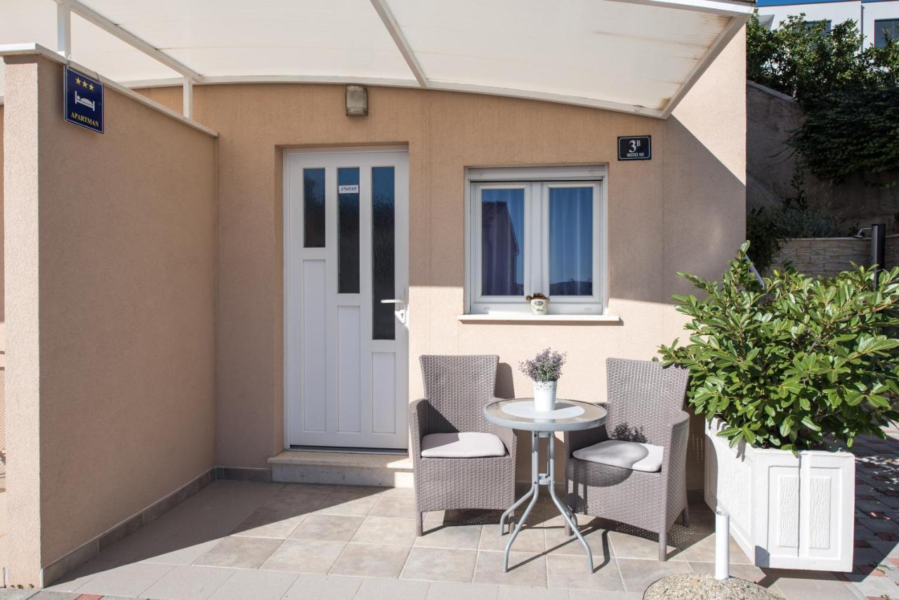 Apartments Amneris Trogir Exterior photo