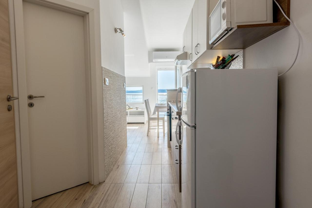 Apartments Amneris Trogir Exterior photo